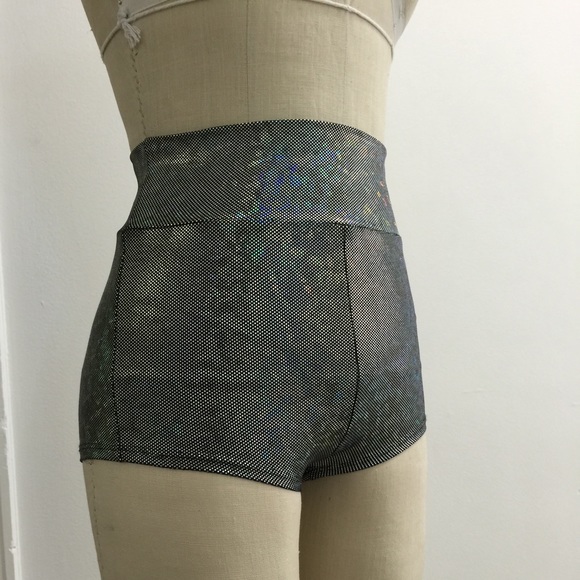 Booty short (30 available)