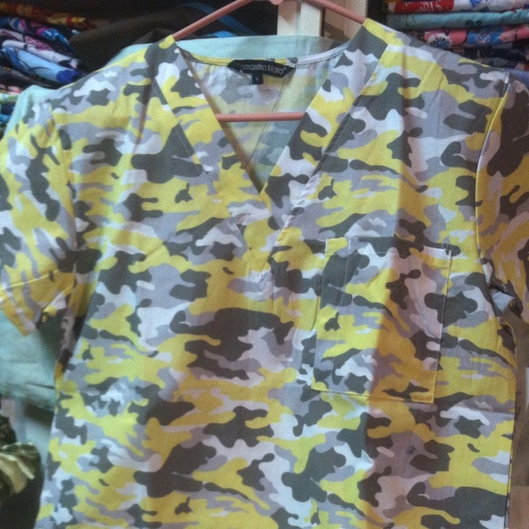 Brand new scrub nursing top