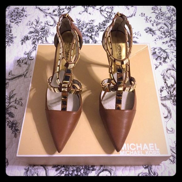 Studded Pointy Tan/Cognac Heels