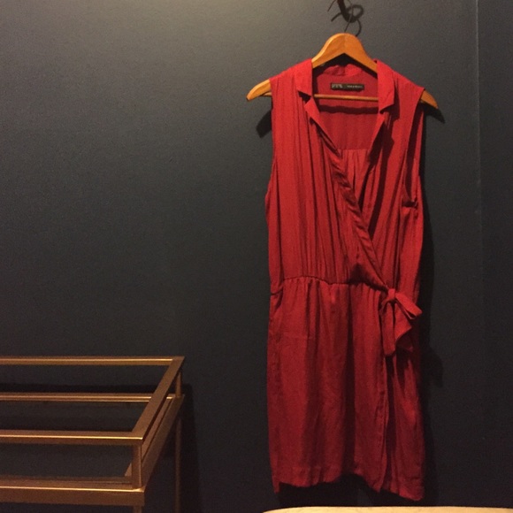 Reposh ❤️ Zara Red Sleeveless Wrap Dress