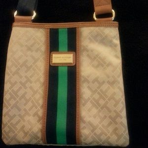 Tommy Hilfiger Signature Cross Body Bag