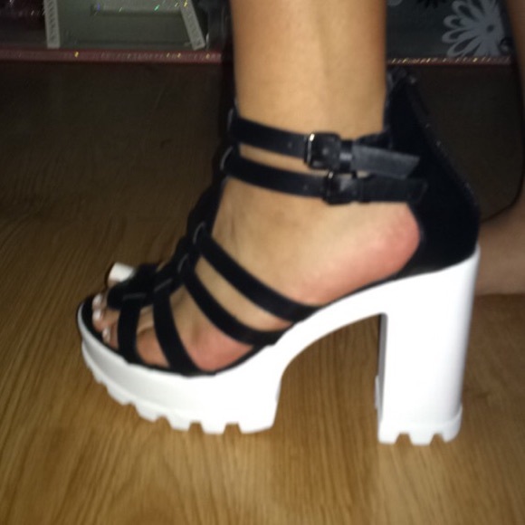 Chunky platform heels - Picture 3 of 4