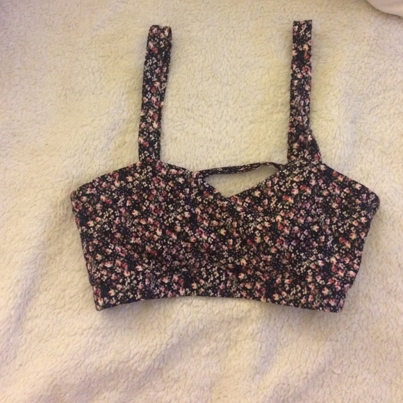 Tilly's Tops - Floral brallette