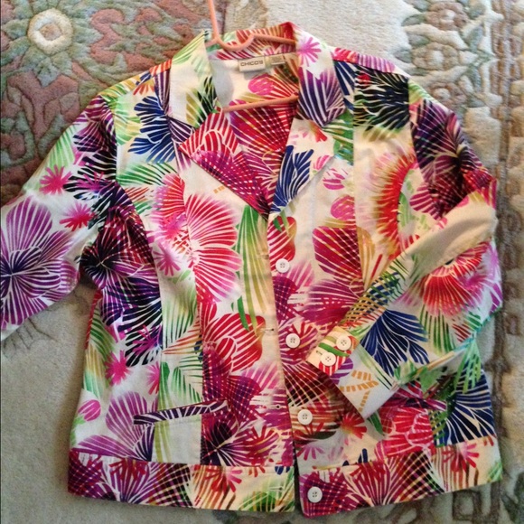 Size 14 large chicos jacket. Like new