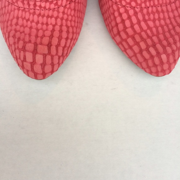 ❤️ SALE ❤️ Pink Max Studio Snakeskin Wedges - Picture 2 of 4