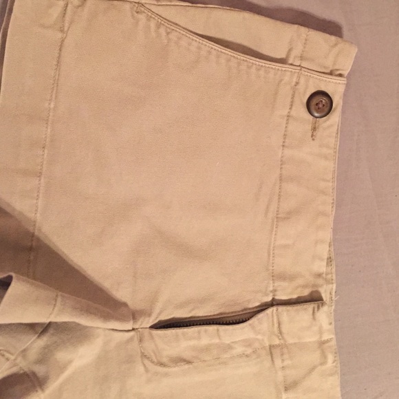 GUC Gap Sz 8 khaki shorts - Picture 2 of 3