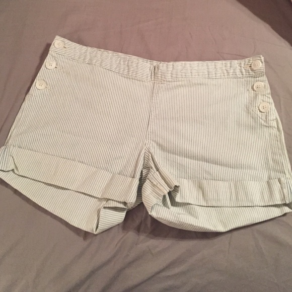 GUC Gap Sz 8 Searsucker type shorts