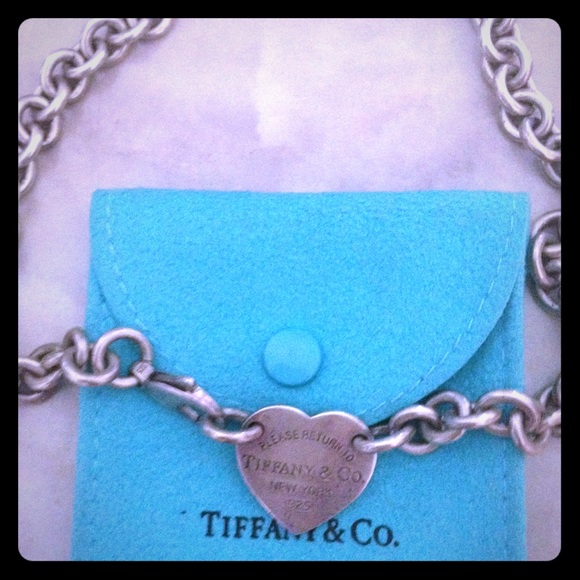PRICE DROP‼️Tiffany heart toggle necklace