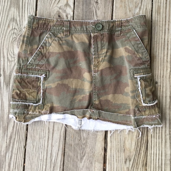 Distressed camouflage skirt - Picture 2 of 4