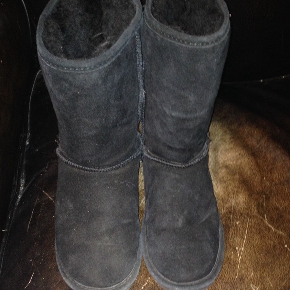 bearpaw boots in good condition