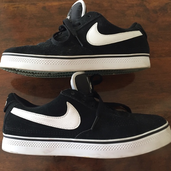 le scarpe nike velluto nero degli anni sessanta con asterisco poshmark bianco le scarpe nike velluto nero degli anni sessanta con asterisco poshmark bianco