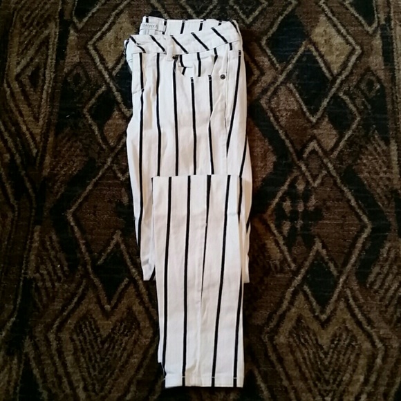 White skinny jeans with black stripes
