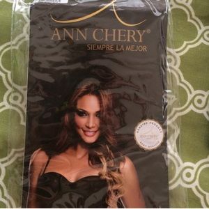 Ann Chery waist trainer