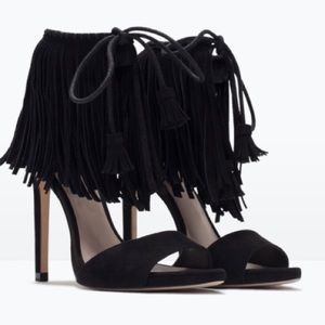 🎉 HOST PICK! 🎉 Zara Black Fringed Heels 6.0/36.0