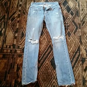 Boyfriend style destroyed denim jeans