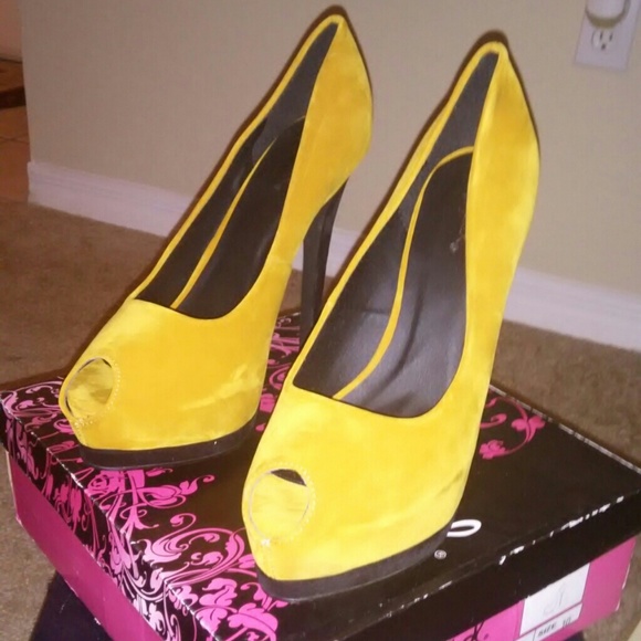 Never worn heels