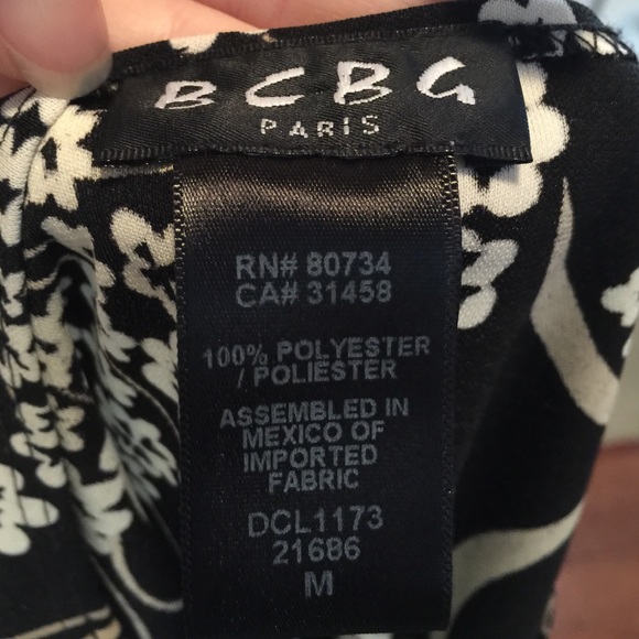 BCBG blk floral cross top. Super cute! 💐🌸🌼🌻🌺 - Picture 3 of 4