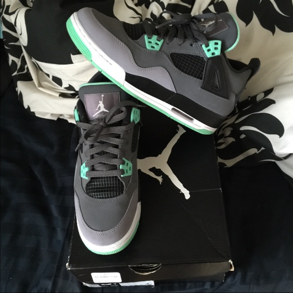 Jordan Retro 4s "Glow"