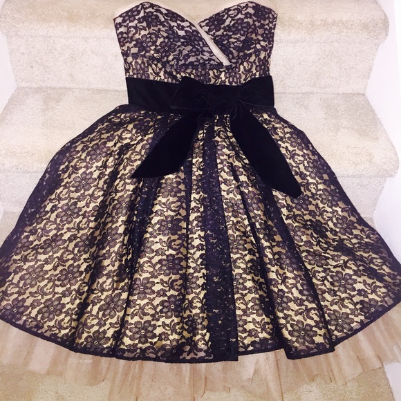 Betsey Johnson Dresses & Skirts - Betsey Johnson Party Dress