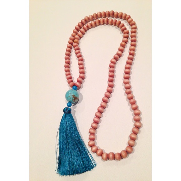 TASSEL NECKLACE