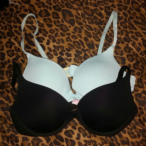 2 VS PINK Bras