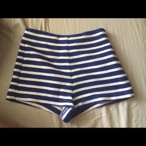 Stripped woven shorts