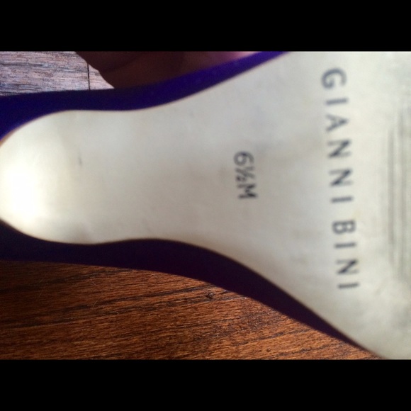 Gianni Bini Purple Peep Toe Heels - size 6.5 - Picture 3 of 3