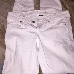White skinny jeans