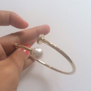 Single Pearl Bracelet