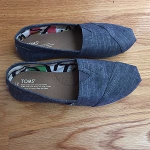 Toms
