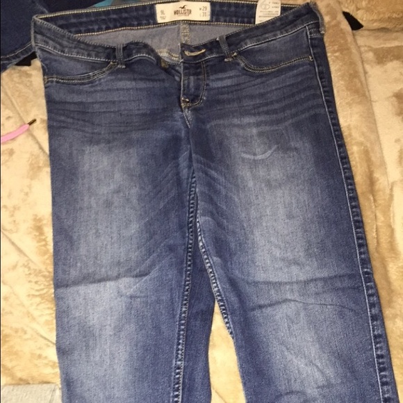 Hollister size 9 skinny jeans