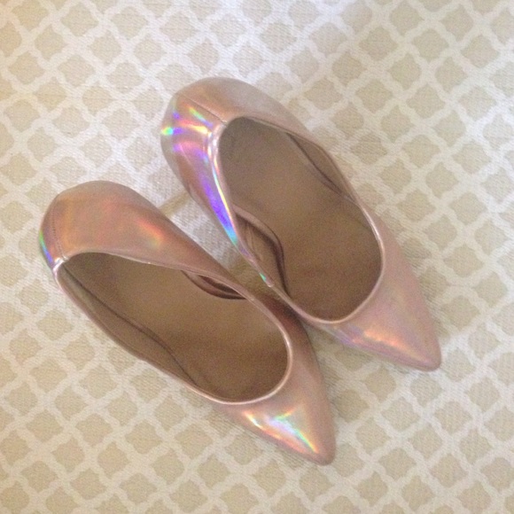 ❌ BUNDLED. Shiny hologram pumps - Picture 2 of 3