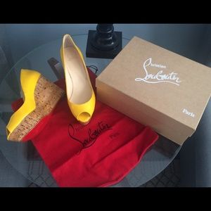 Christian Louboutin Une Plume 100 Wedge