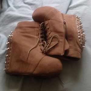 Tan spiked wedges