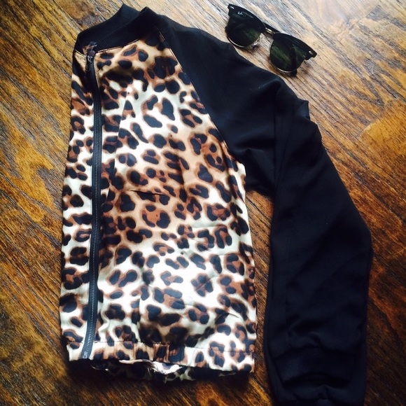 Leopard bomber sheer sleeve light jacket