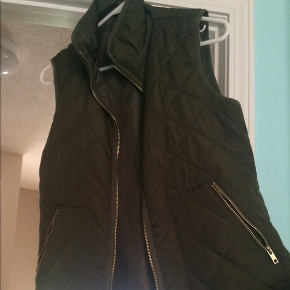 Old navy vest never worn