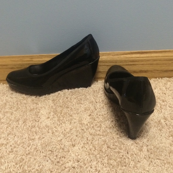 SimplyVera chunk heels by Vera Wang. - Picture 2 of 4