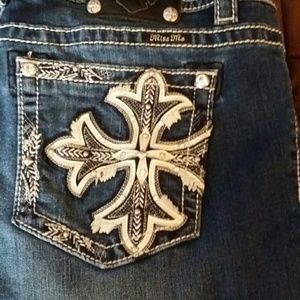 MissMe Mid Rise Bootcut Size 34