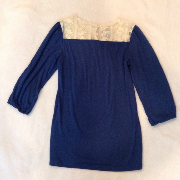 Charlotte Russe lace 3/4 sleeve top - Picture 2 of 4