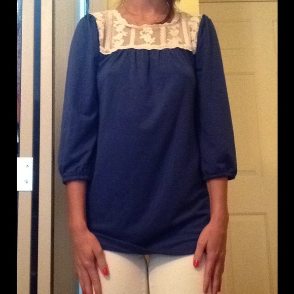 Charlotte Russe lace 3/4 sleeve top - Picture 4 of 4