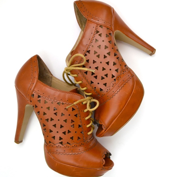 G by Guess Lace Up Pumps