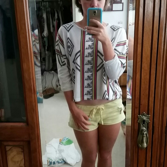 Tribal Print Knit Top - Picture 3 of 4