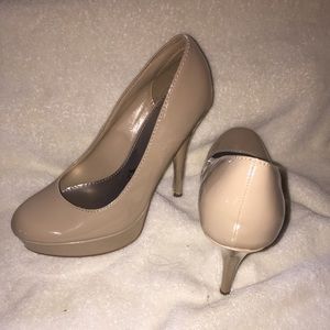 Brash nude pumps size 9