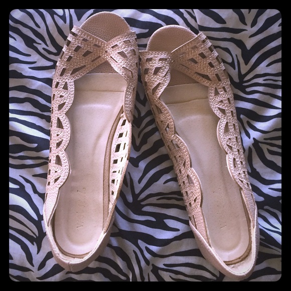 ❗️Final price❗️Nude laser-cut, peep-toe flats