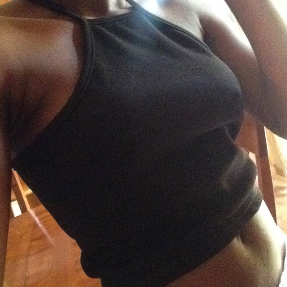 Forever 21 halter neck crop top - Picture 2 of 3