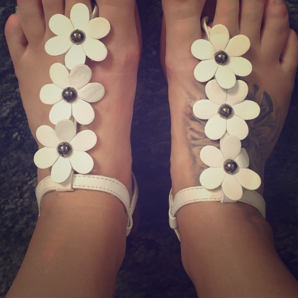 White daisy sandals