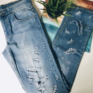 AO Cut Destroyed Jeans
