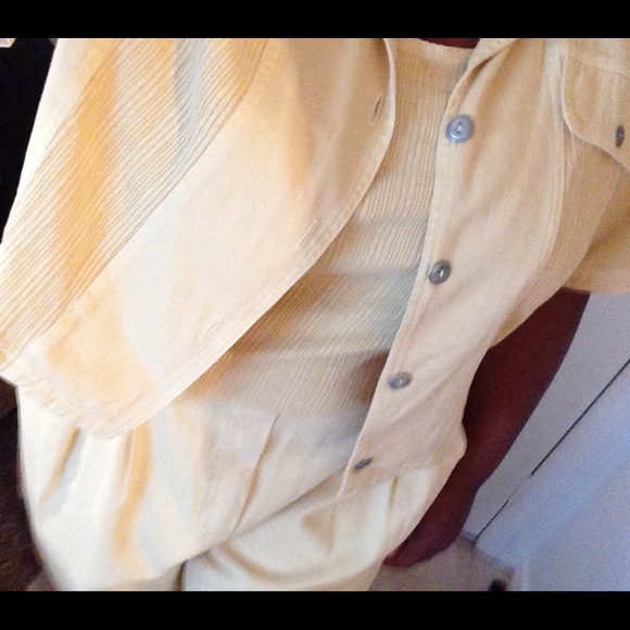 🎉PRICE DROP🎉 Canary Yellow Romper - Picture 4 of 4