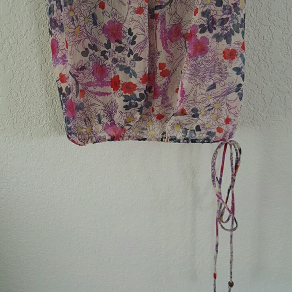 **SOLD** American Eagle Sheer Floral Tank - Picture 4 of 4
