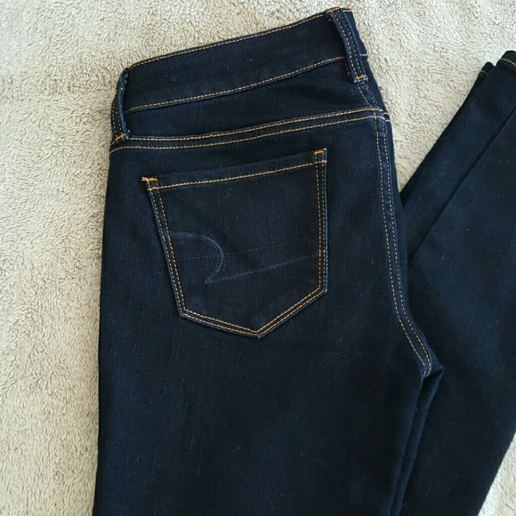 **SOLD**American Eagle Dark Wash Skinny Jeans - Picture 2 of 2